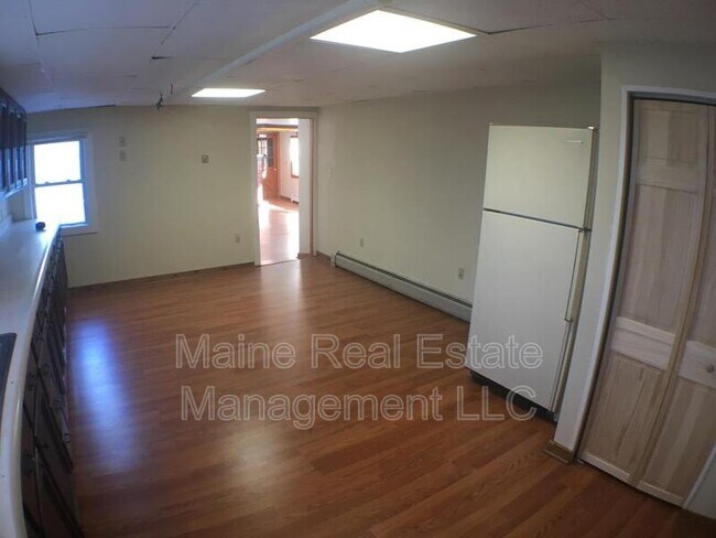 Building Photo - 2412 Western Ave