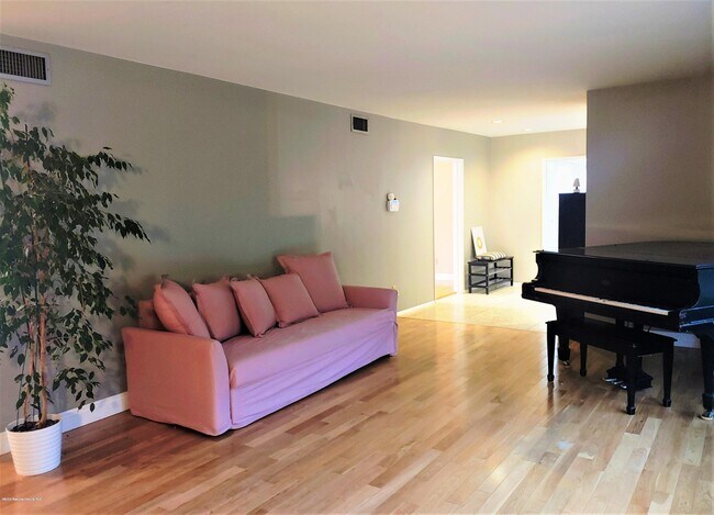 Foto del edificio - 2638 Sea Pine Ln