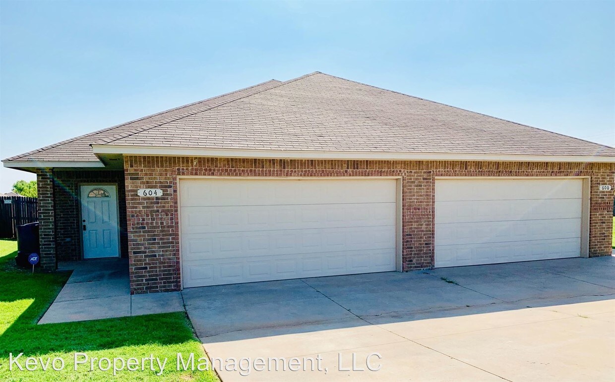3 br, 2 bath House 604 Rosemoor Court House for Rent in Yukon, OK