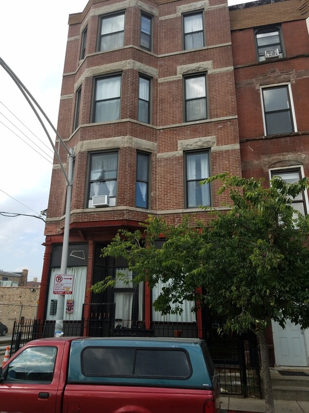 Foto principal - 1344 W 18th Pl
