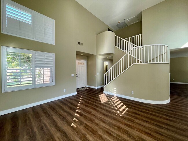 Foto del edificio - Beautiful 4 Bedroom-2.5 Bathroom Two Story...