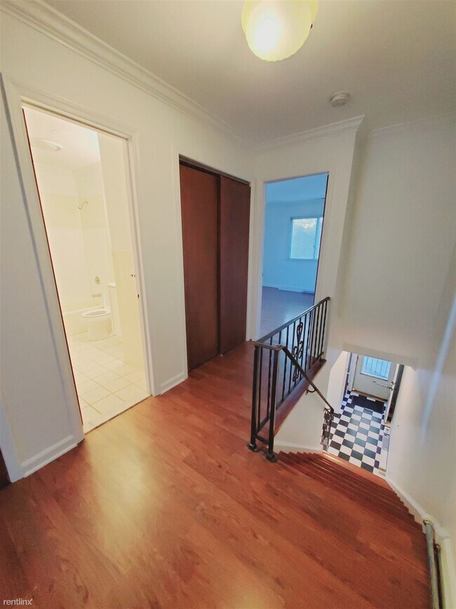 Building Photo - 2 br, 1.5 bath Townhome - 54 Whitmore Ln A...