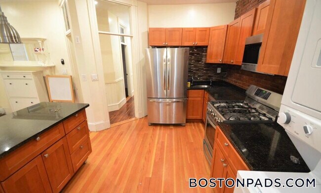 Building Photo - 3 Mark St