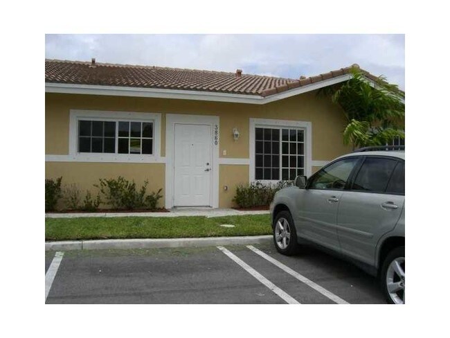 Building Photo - 3860 SW 48th Ave