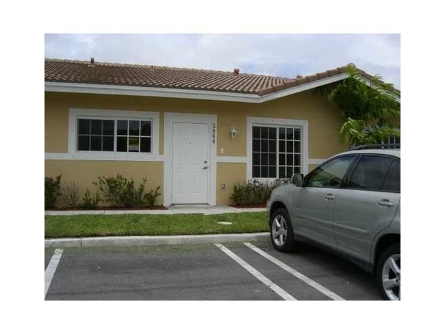 Building Photo - 3860 SW 48th Ave