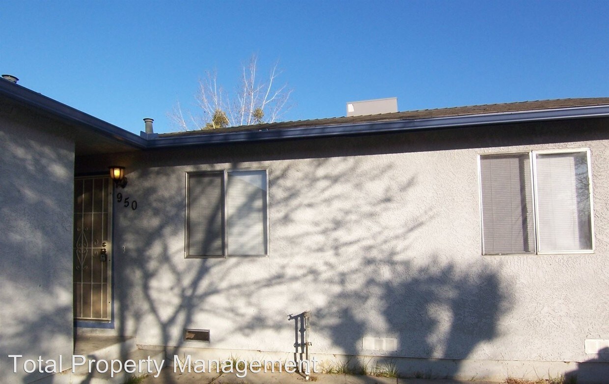 Primary Photo - 950 Belmont St