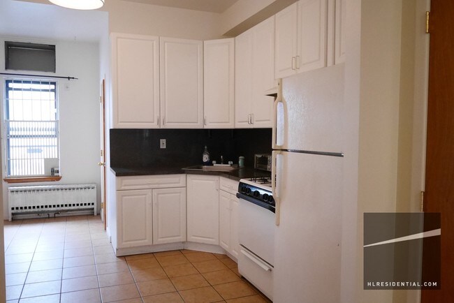 Foto del edificio - 107 Graham Ave