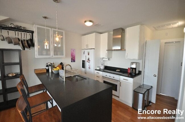 Foto del edificio - 654 Massachusetts Ave