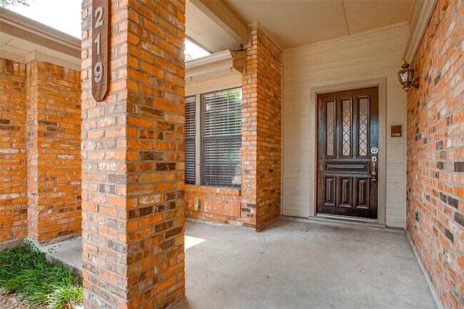 Foto del edificio - 3219 Lakenheath Pl