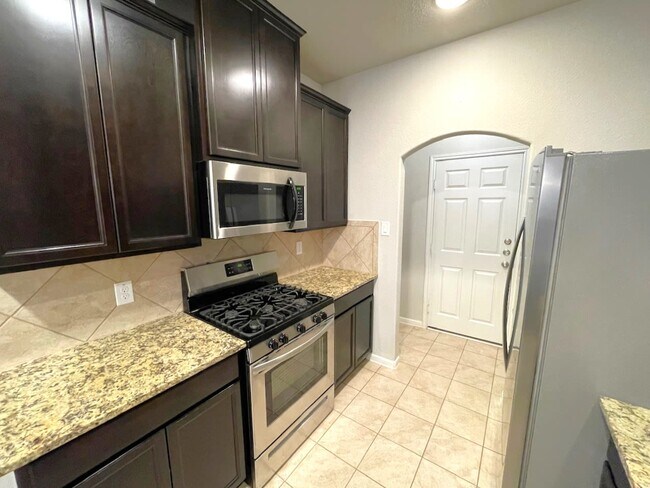 Building Photo - 112 Camelot Place Ct