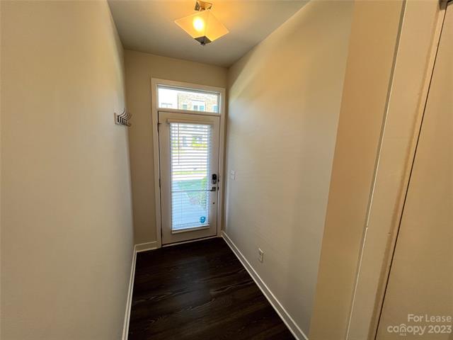 Foto del edificio - 654 Uwharrie River Rd