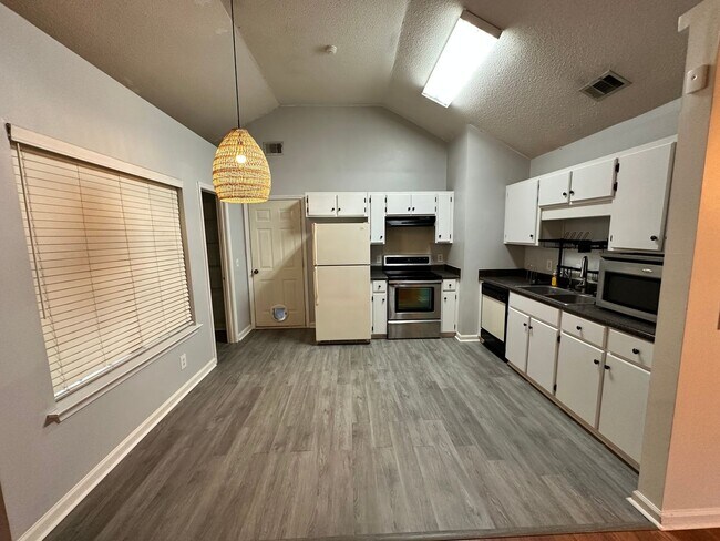 Foto del edificio - Charming 3 Bedroom, 2 Bath Home in Berwick...