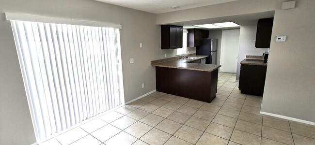 Foto del edificio - 872 Aspenwood Cir