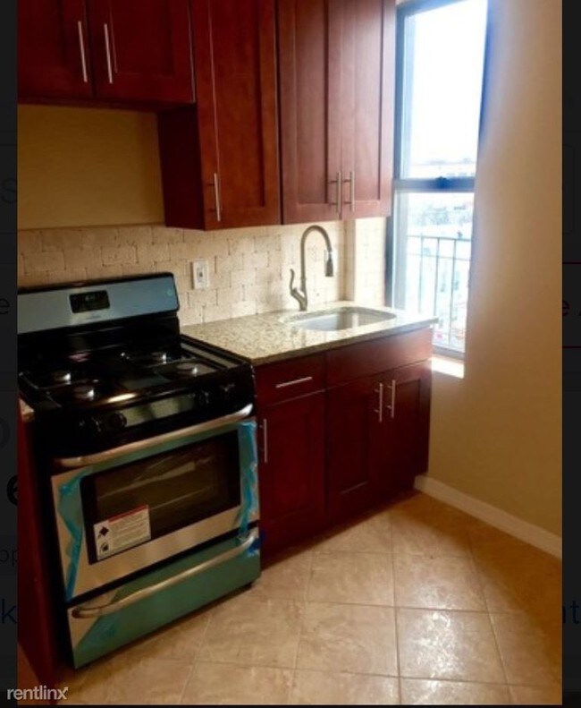 Foto del edificio - 6630 64th St