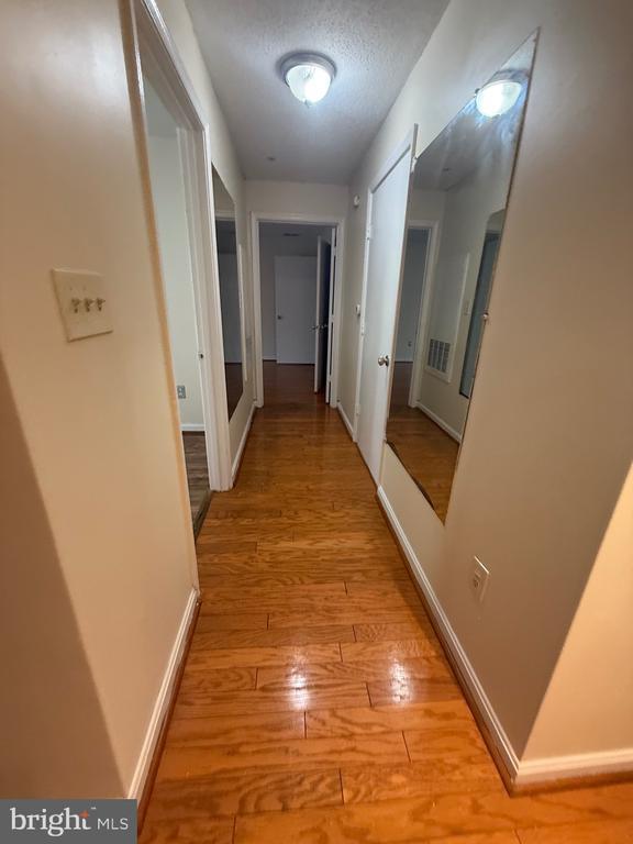 Foto del edificio - 14203 Wolf Creek Pl