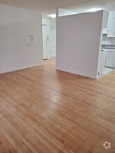 Building Photo - 321 Agnes St