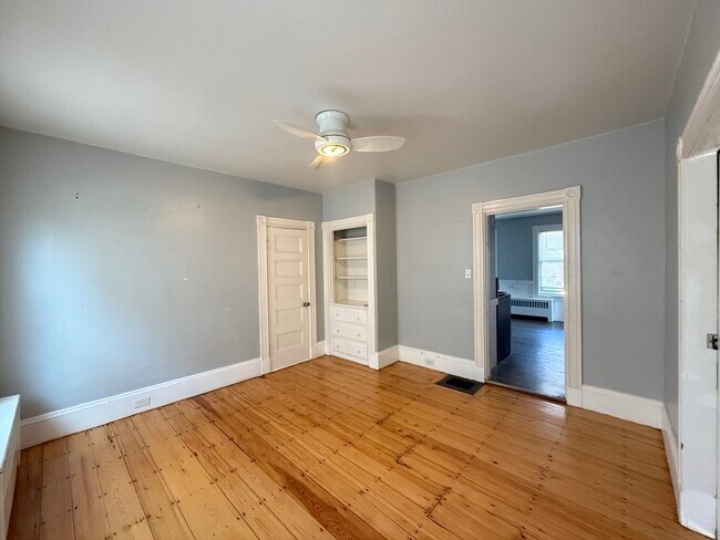 Building Photo - 95 Nightingale Ave