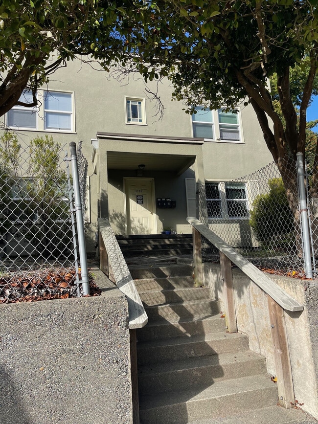 Building Photo - 1105 Del Norte St