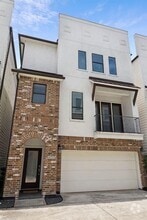 Building Photo - 734 W 20th St