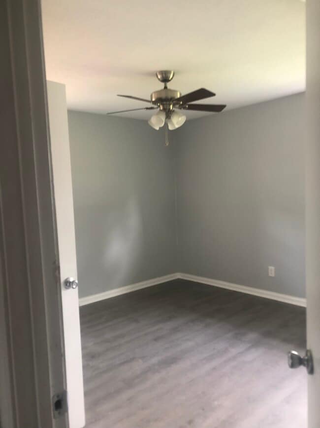 Foto del edificio - 185 College Ave