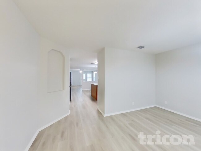 Building Photo - 8410 Stone Chase