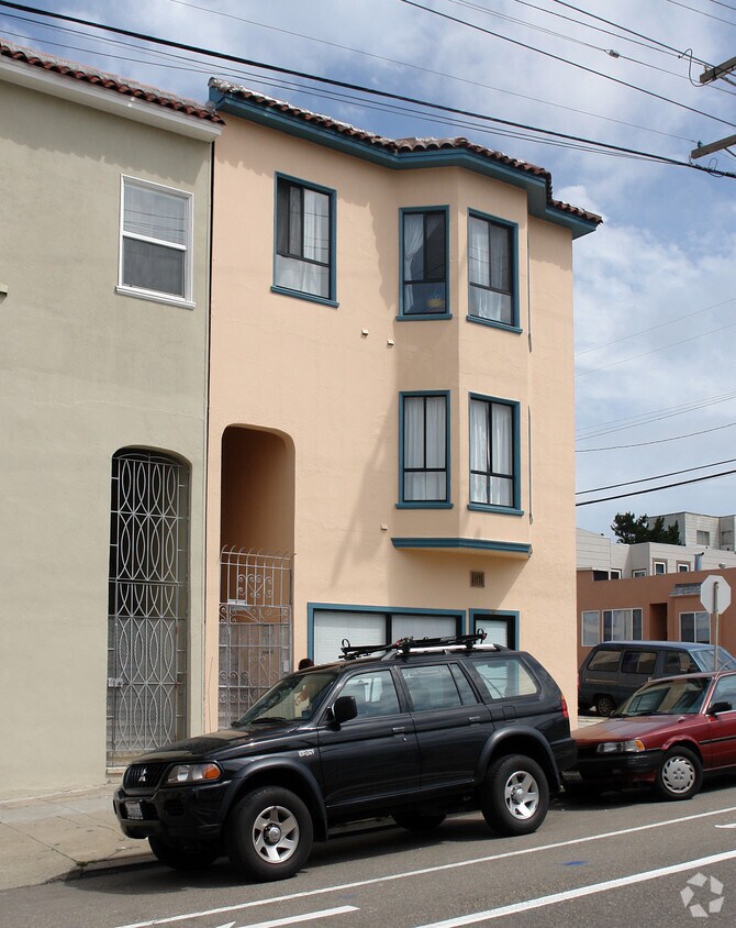 Building Photo - 4500 Cabrillo St