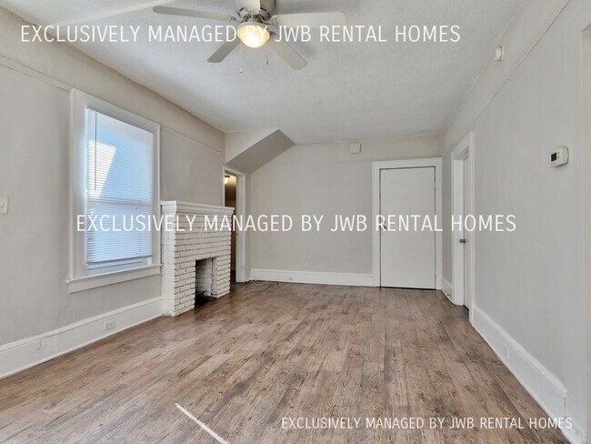 Building Photo - 933 Maynard St