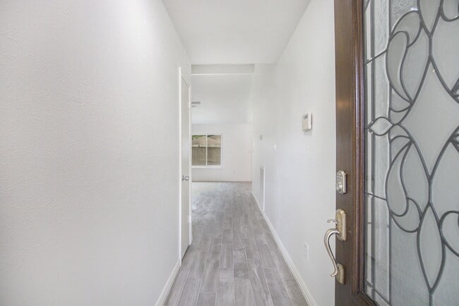 Building Photo - 22515 Colonialgate Dr