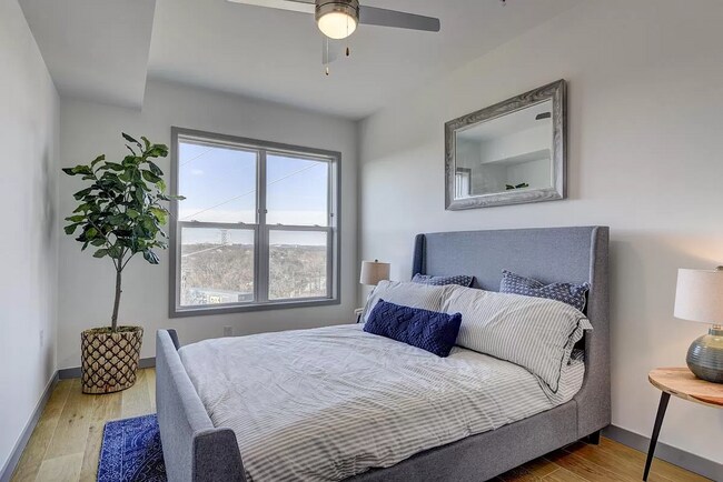 Master Bedroom - 400 Herron Dr