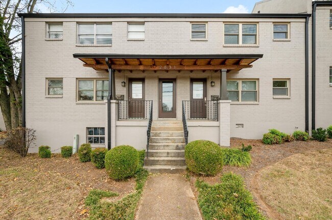 Foto del edificio - 2831 Hillside Dr