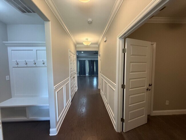 Building Photo - 4 Bedroom in South Huntsville