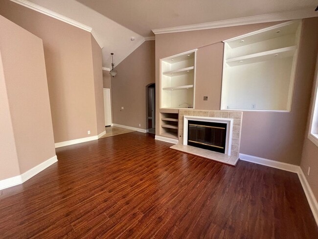 Building Photo - Beautiful Single Story in Irvine!