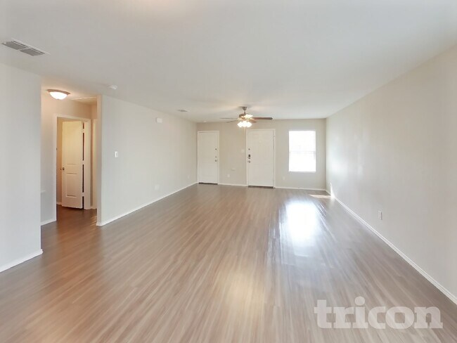 Foto del edificio - 5668 McClelland St