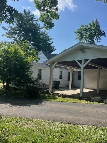 Foto principal - 2319 Hunt Rd