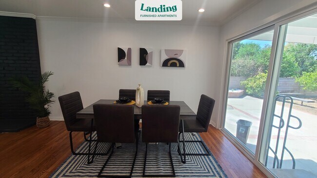 Foto del edificio - 8401 Remmet Ave