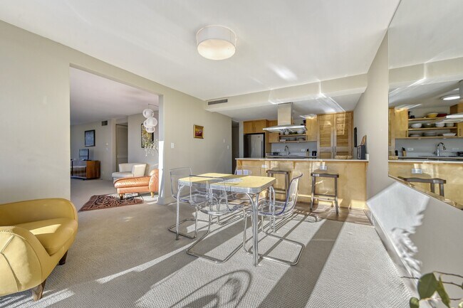 Foto del edificio - 111 SW Harrison St