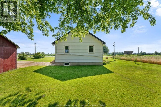 Photo du bâtiment - 9700 Walker Rd
