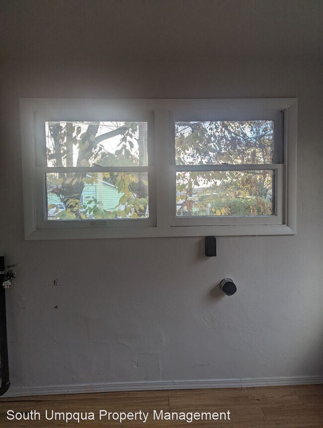 Building Photo - 3 br, 1 bath House - 628 N Old Pacific Hwy