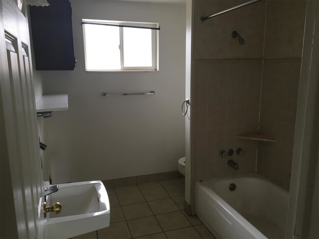 Building Photo - 1127 E 960 S