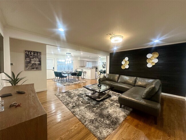 Foto del edificio - 5329 Pagewood Ln