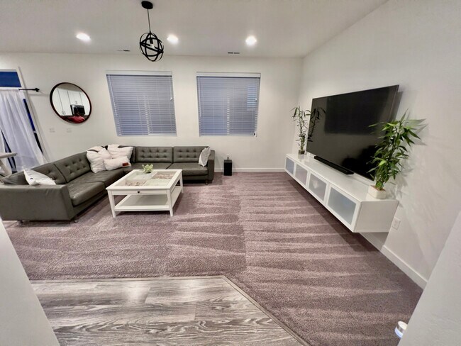 Foto del edificio - 1716 W Parkview Dr