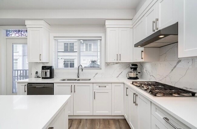 Photo du bâtiment - 19239 70 Av