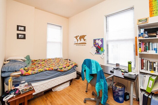 Foto del edificio - 2135 N Leavitt St