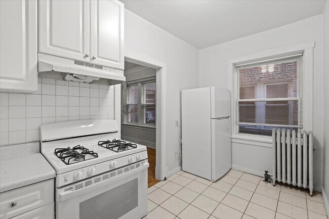 Building Photo - 448 W Arlington Pl