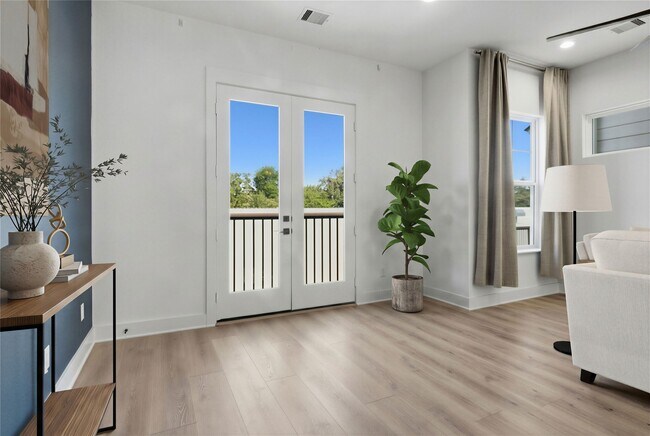 Foto del edificio - 2806 Versailles Oak Ln