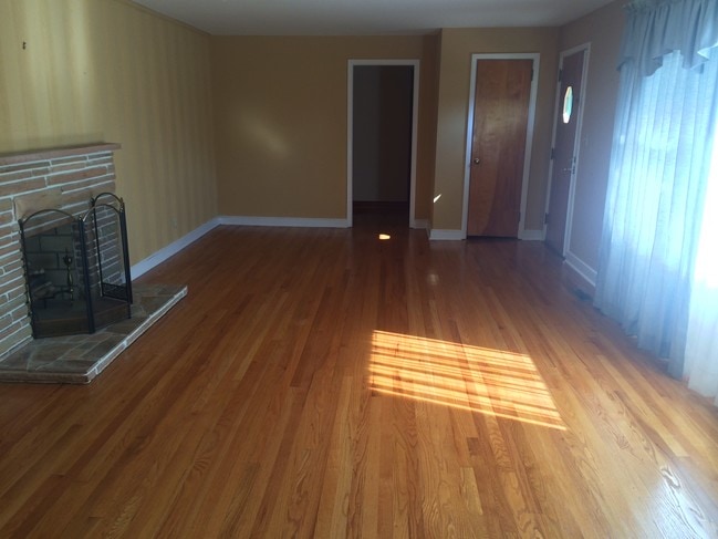 Building Photo - 238 De Lee Dr