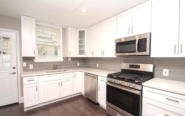 Building Photo - Open Concept Point Breeze 3bd/3bth