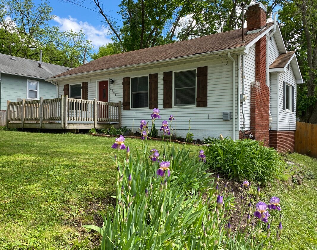Primary Photo - 5806 Grand Ave