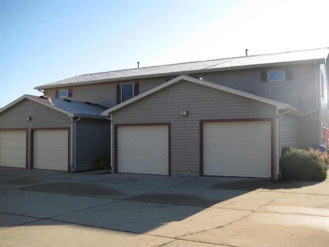 Building Photo - 2950 King James Way