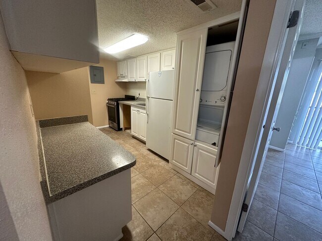 Foto del edificio - 2br - 1000ft2 - Affordable UPTOWN AREA 2 F...